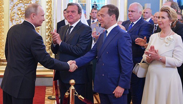 Путин снова предложил кандидатуру Медведева на пост премьера