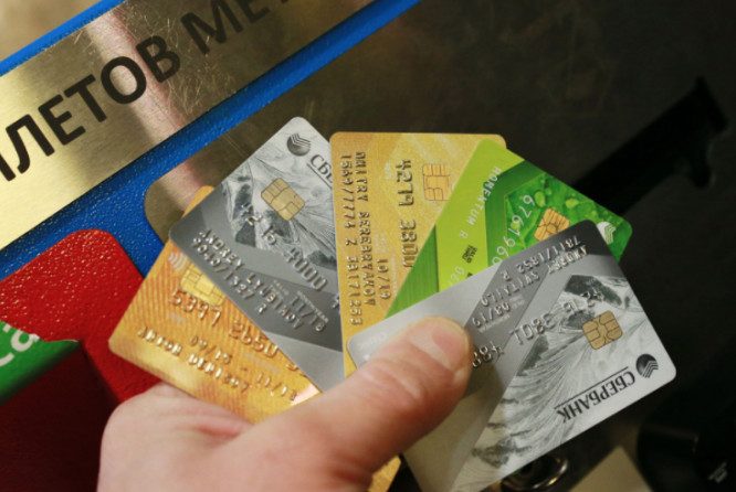 Центробанк назвал по 3 причины блокировки карт клиентов