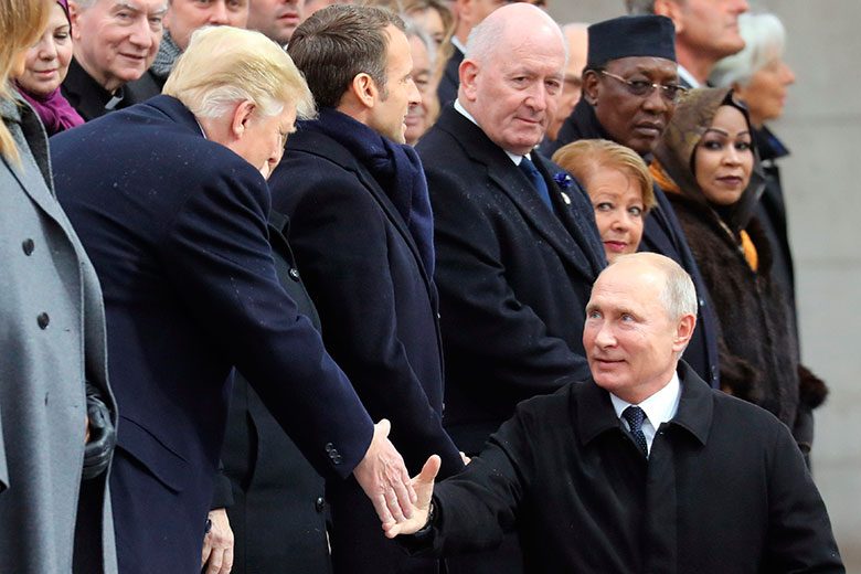 Что ждет Россию в 2019-м: благополучие, разруха, война или рай?