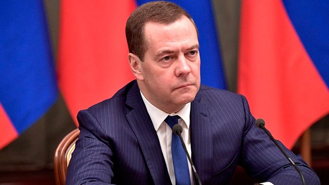 Судебные приставы пришли к Дмитрию Медведеву