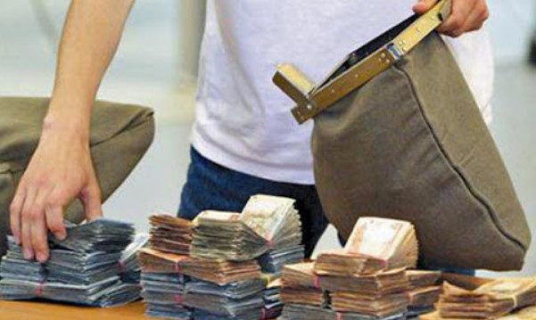 Служащий «Почты России» украл 5 мешков с деньгами
