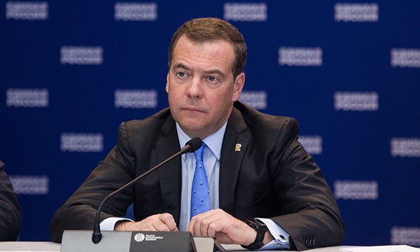Единороссы не спешат расставаться с деньгами по просьбе Медведева