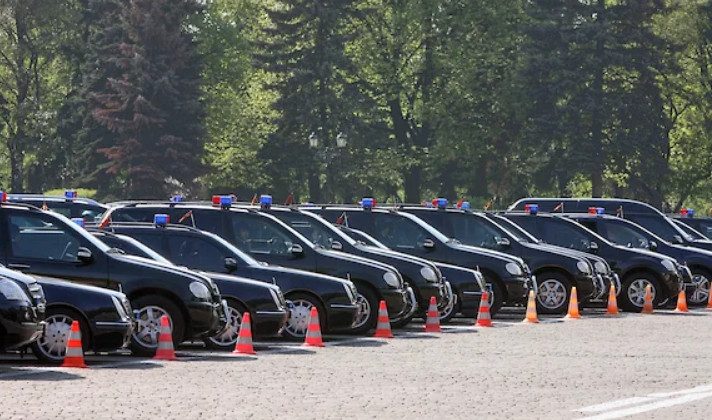 Скандал с госзакупками Mercedes оценили в 30000 рублей