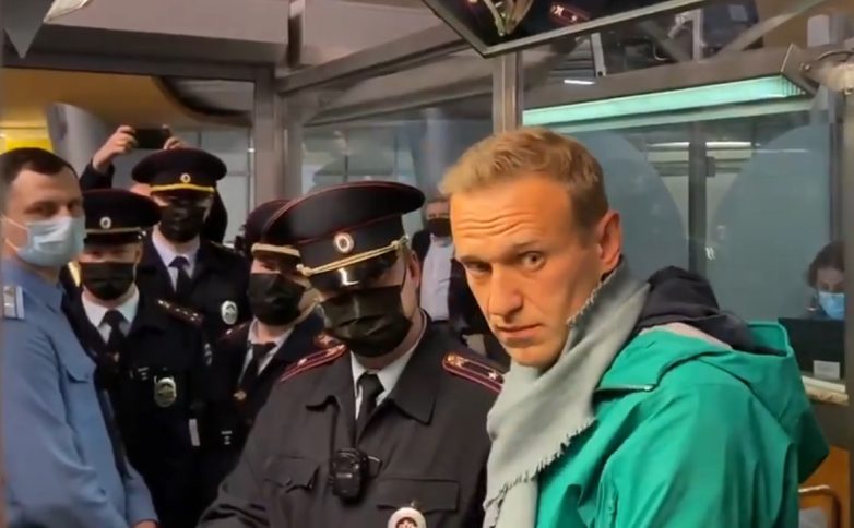 Навального задержали в аэропорту Шереметьево