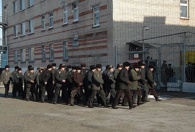 Из-за чего 10 лет назад в России произошел самый массовый тюремный бунт?