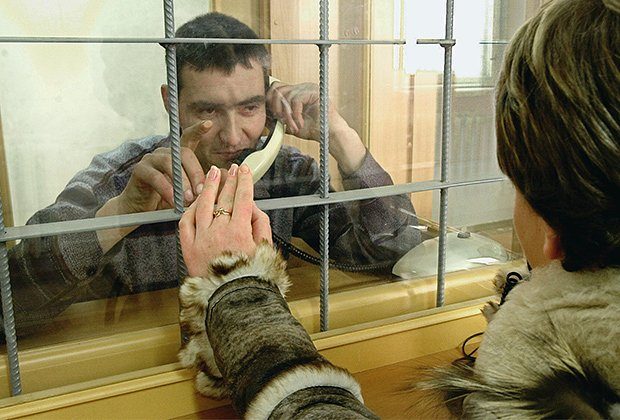 Из-за чего 10 лет назад в России произошел самый массовый тюремный бунт?