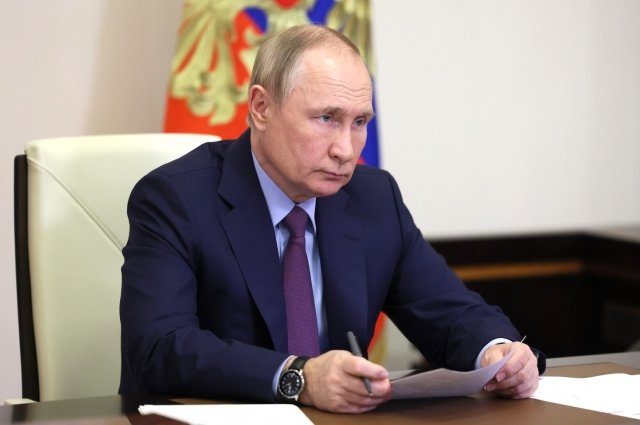 Путин подписал закон о повышении возраста назначения принудительных работ