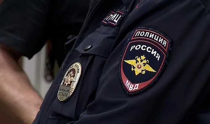 Мужчина переписал квартиру на полицейских, вымогавших у него 1,5 миллиона рублей
