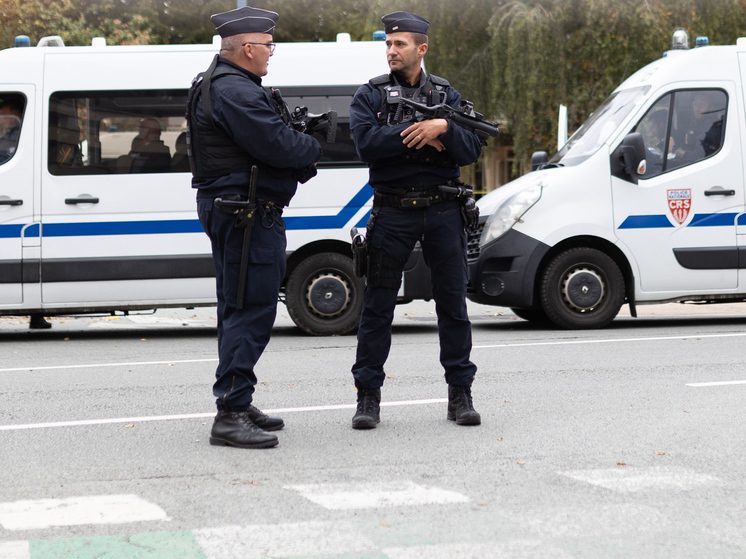Подробности жестокого убийства целой семьи близ Парижа