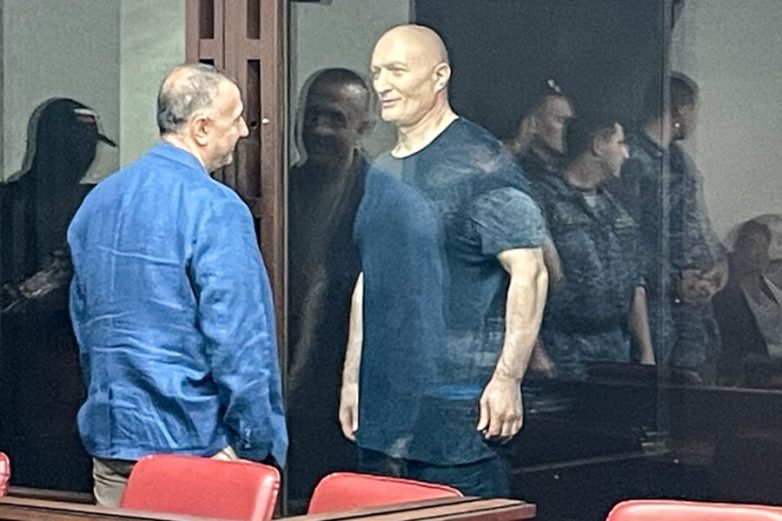 «Сидит и никуда не выезжал». ФСИН опровергла сообщения об уходе киллера Джако на СВО