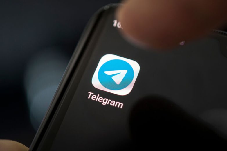 В Роскомнадзоре подтвердили ограничения Telegram и WhatsApp. «Работаем на опережение»