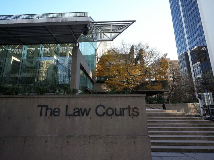 Отрицал очевидное преступление. Нерадивый грабитель попал на камеры с телевизором в руках