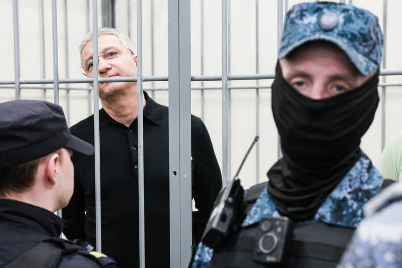 Что изъяли у Тимура Иванова. Дом из «Мастера и Маргариты», 40 часов и машины