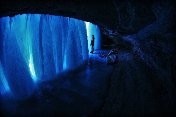 Фантастические замёрзшие водопады: мощь природы, скованная льдом