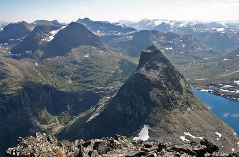 Лестница троллей: правда и мифы об одной из главных достопримечательностей Норвегии