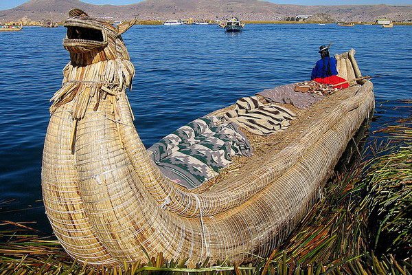 Уникальные плавучие острова озера Титикака