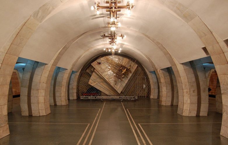 В переходах подземных станций
