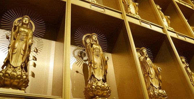 8 мировых достопримечательностей с изнанки: что скрывается внутри известных статуй?