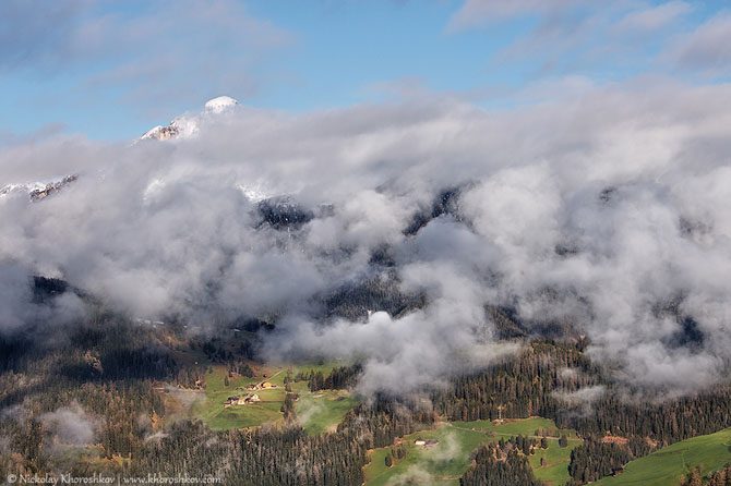 Туманное утро в Альпах