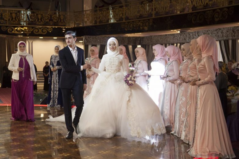 Как одеваются невесты в разных странах мира