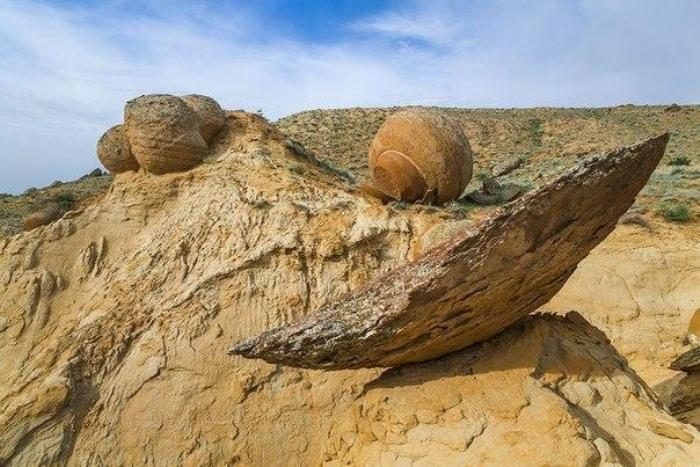 Таинственное место в Казахстане: Долина каменных шаров