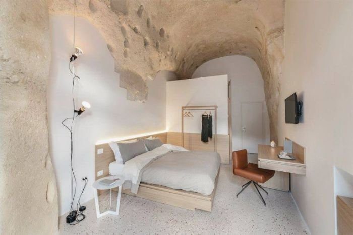 Необыкновенный отель в Италии, высеченный прямо в скале