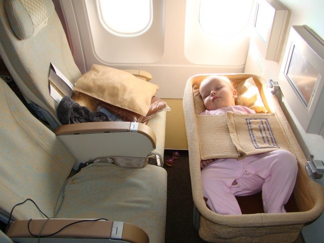 Как сделать путешествие с детьми на самолете тихим, спокойным и приятным для всех