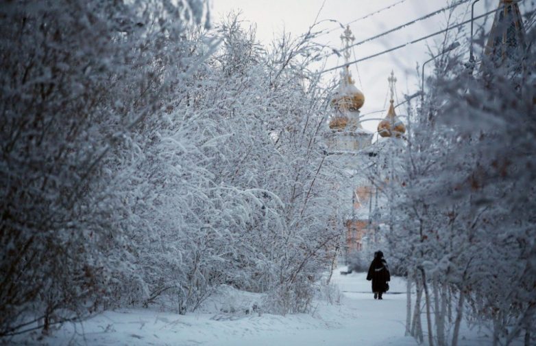 Леденящий фоторепортаж обычного зимнего якутского дня