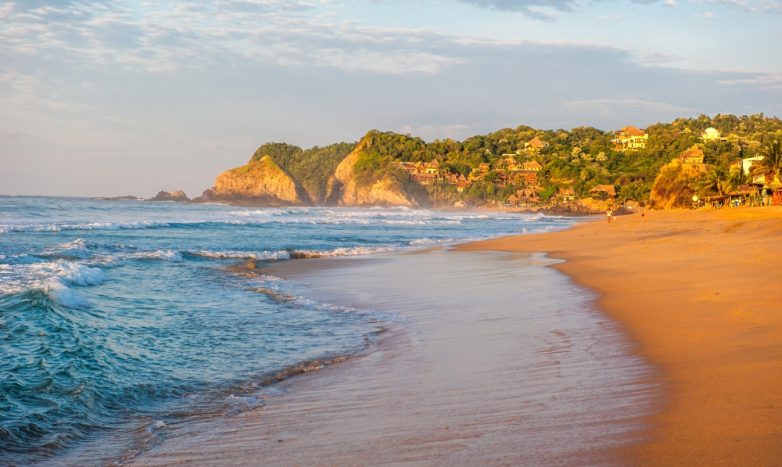 10 популярных пляжей, которые считаются самыми опасными в мире