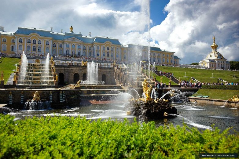 Для тех, кто давно не был в Питере: красавец Петергоф