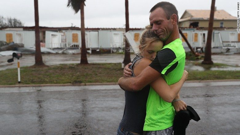 Безжалостная стихия: США под сокрушительным ударом урагана Харви