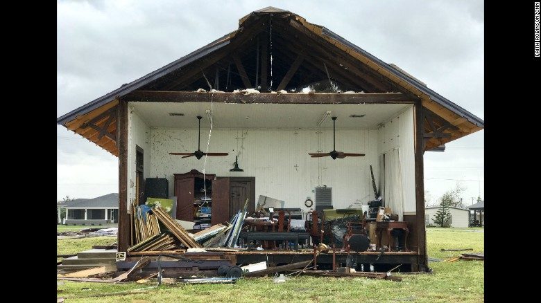 Безжалостная стихия: США под сокрушительным ударом урагана Харви