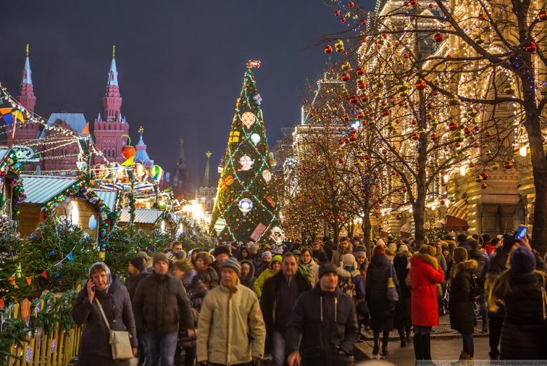 Ностальгическая прогулка по сияющей новогодней Москве