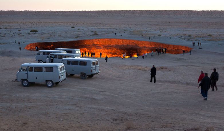 Ворота в ад: кратер в Туркменистане, который горит уже полвека