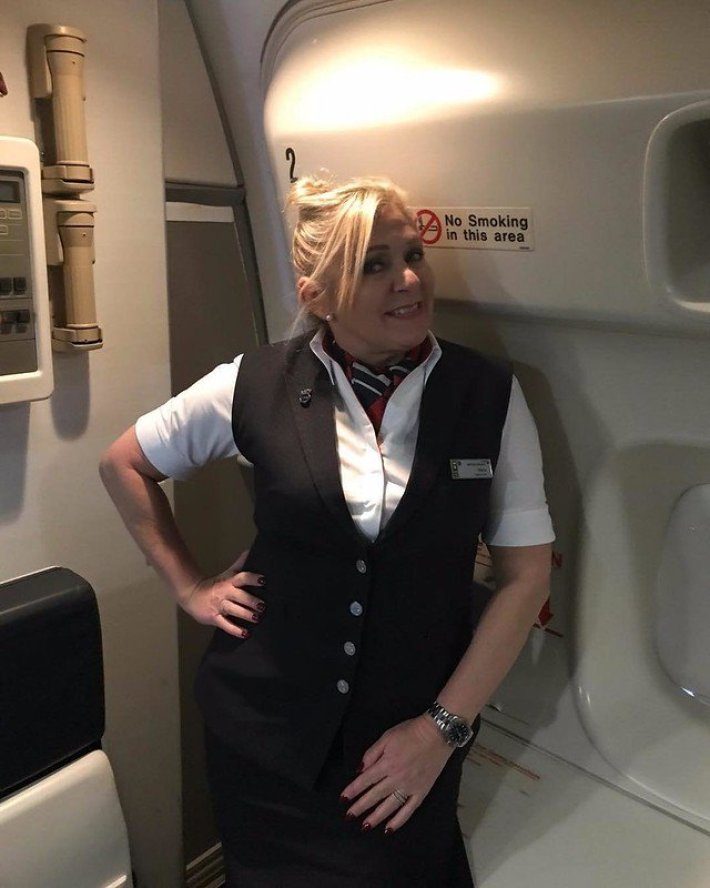 Улётные красотки: как выглядят стюардессы разных авиакомпаний мира