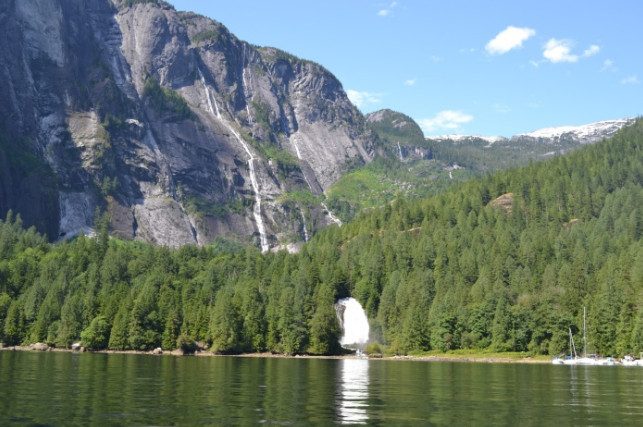 Водопадный туризм: 10 самых высоких водопадов планеты, повидать которые мечтает каждый турист