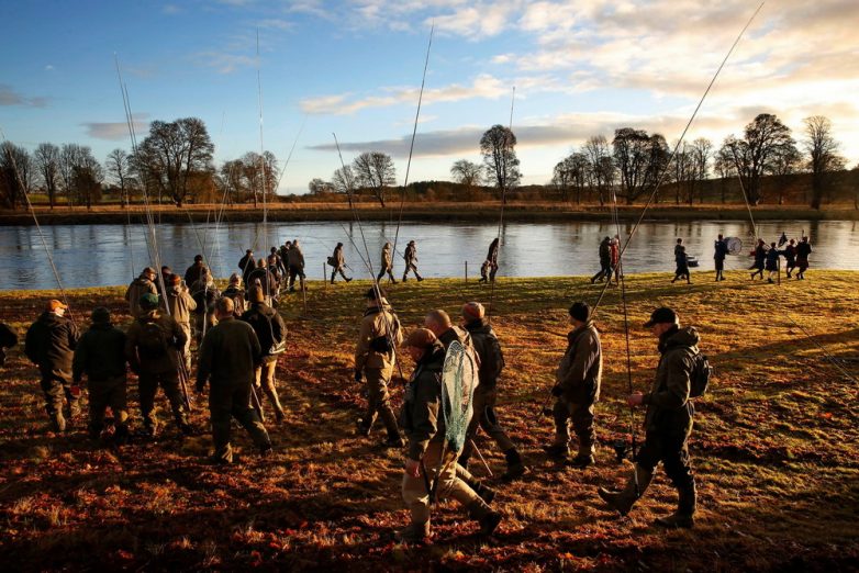 Сочные фото с церемонии открытия сезона ловли лосося в Шотландии