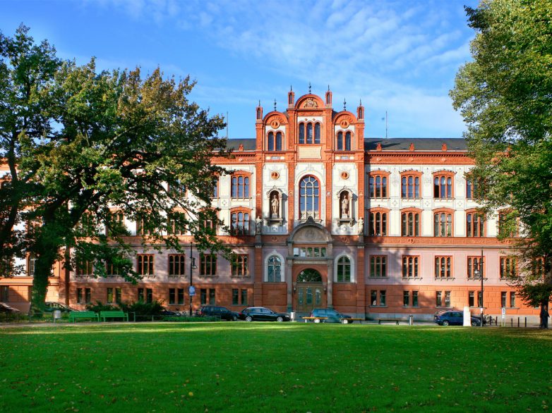 Подборка 10 самых красивых университетов мира