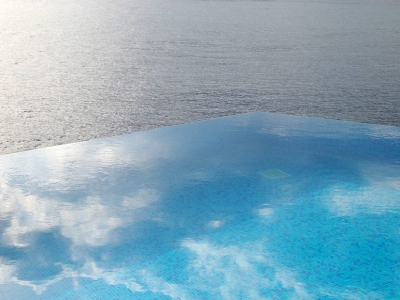 20 красивейших бассейнов мира, в которые хочется окунуться прямо сейчас