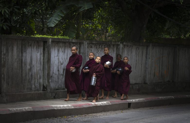 Фотопроект о жизни удивительной Мьянмы