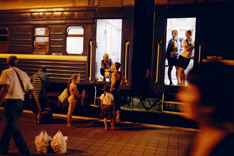 Романтика и очарование старых советских поездов на снимках Жанин Граубаум