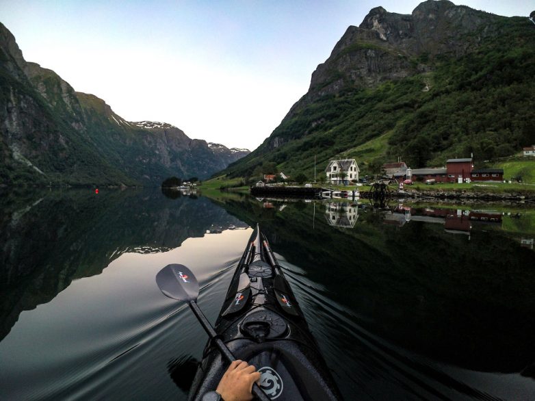 Увлекательное путешествие на каяке по норвежским фьордам