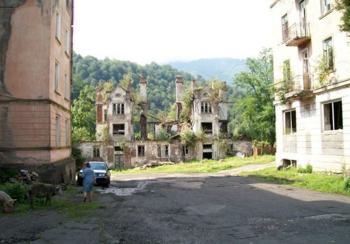 Кавказская Припять: прогулка по городу-призраку Акармаре