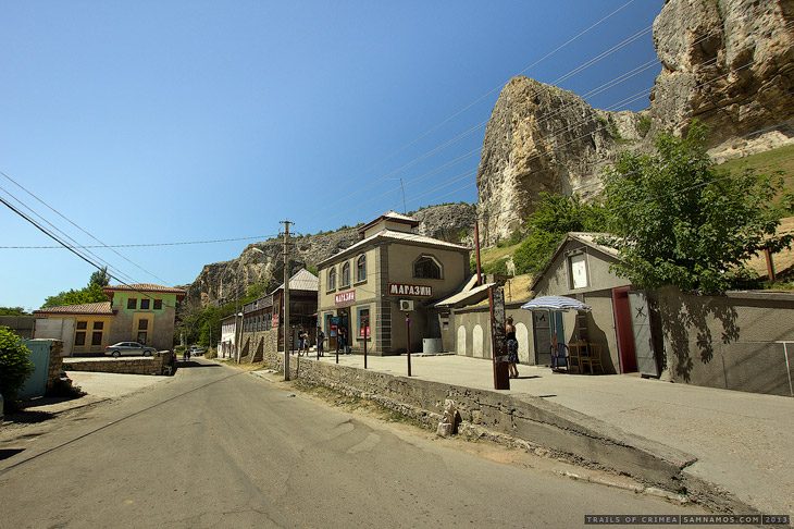 Экскурсия по крымским пещерным городам