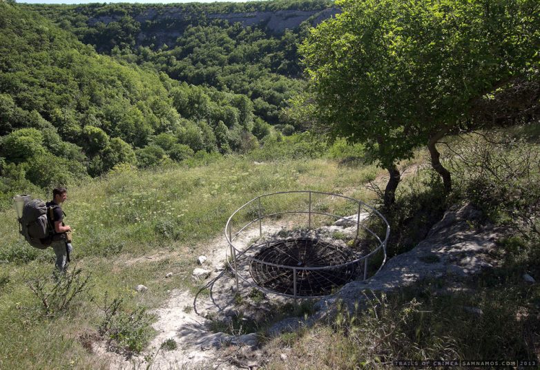 Экскурсия по крымским пещерным городам