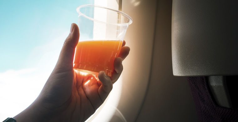 Почему пассажиры в самолётах чаще всего выбирают томатный сок
