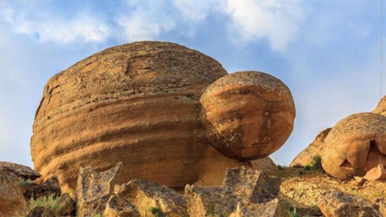 Чудо природы: румынские камни, которые умеют дышать и размножаться!