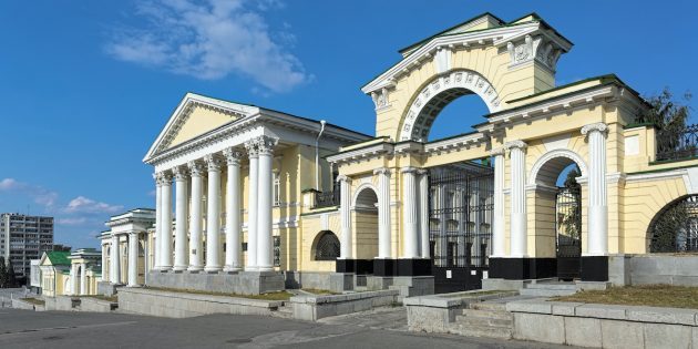 Эти 9 мест есть почти в каждом российском городе