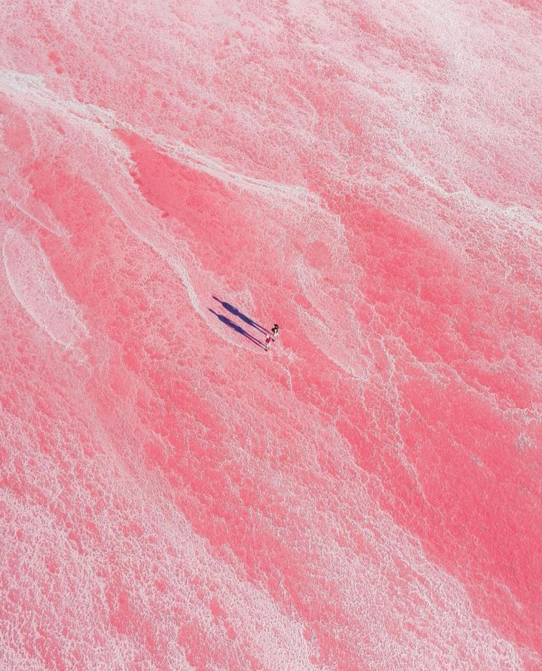 Удивительная розовая лагуна в Австралии