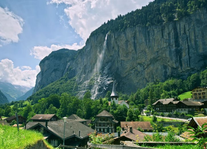 Россиянка, поселившаяся в Швейцарии, честно рассказывает о стране гор, часов, сыра и шоколада